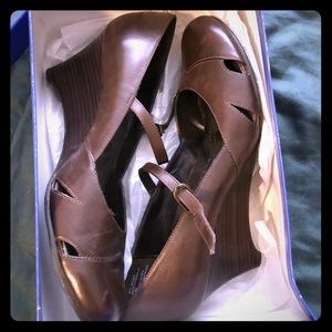 White Mountain Leather Wedges, NIB